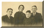 Gezin Philip Leeraar(1898) met Sara Polak en zoons Hartog en Salomon Leeraar.