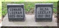 Grafstenen van Edward Leerar (1923) en Hilda Leerar (1910), kinderen van Aaltjo (Joe) Leera(a)r (1874) & Tena Sweers.