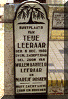 Grafsteen Teije Leeraar (1903) te Beerta en zoon van Willem Barteld Leeraar (1877) en Martje Rösken