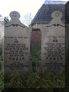Grafstenen van Hartog Leeraar (1854) en zijn echtgenote Rebecca Kronenberg. Samen liggen ze begraven op de Joodse begraafplaats te Zutphen.