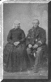 Hindrik Rösken & Onje Jurjens, ouders van Martje Rösken. Onno Leeraar (1905) is vernoemd naar Onje Jurjens