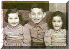 Eleonora, Martien en Irene, de 3 kinderen van Rebecca Leeraar (1912) en Samuel Liefman Mok